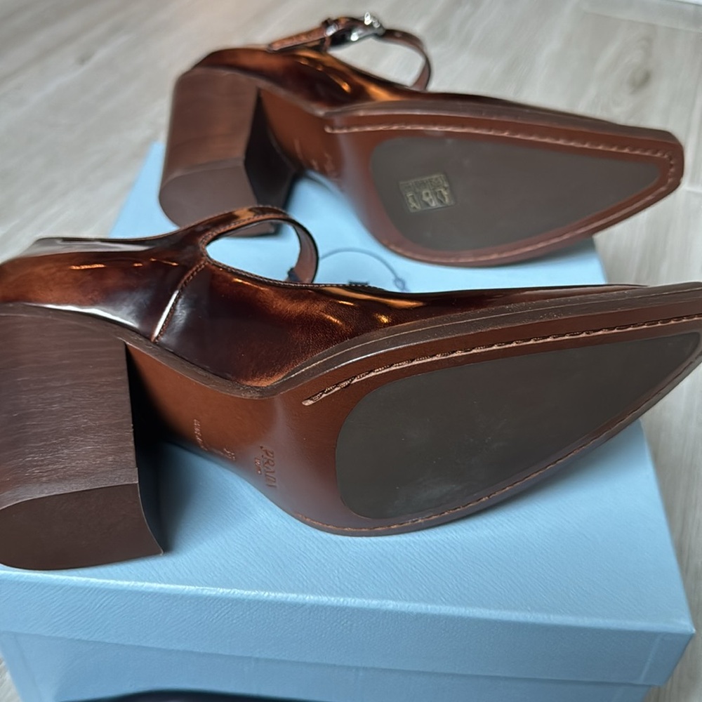 Prada Glossy Brown Mary Jane heels - Picture 5 of 6